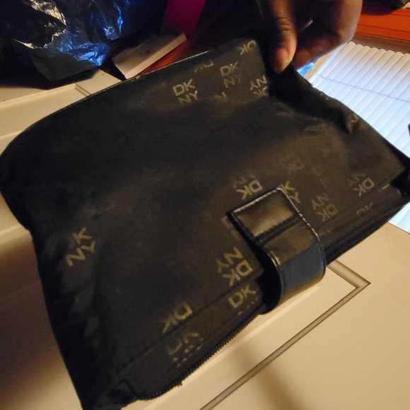 Purse - Picture 2 of 2